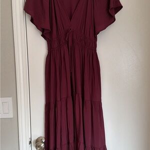 Elegant Burgundy Maxi Dress